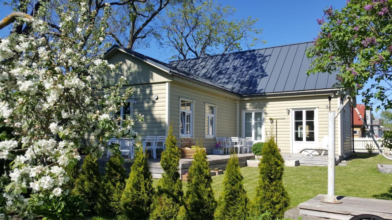 Kuressaare Family&Garden Apartments Exterior foto